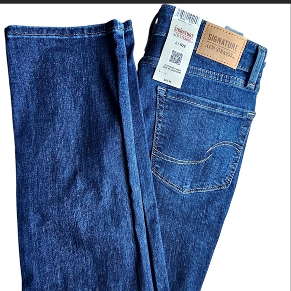 Levi's Denim - Levi's Blue Relaxed Fit Jeans Timeless Comfort